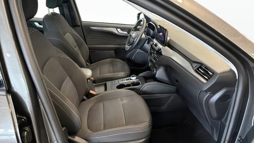 Bild 3 av Ford Kuga Plug-In Hybrid TITANIUM 2.5 FWD 225HK CVT