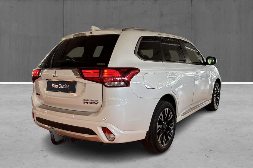 Bilde 5 av Mitsubishi Outlander PHEV Instyle+ Norsk Skinn, H.feste, Rockford
