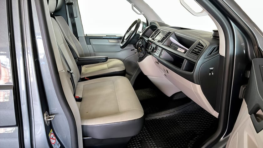 Bild 3 av Volkswagen Transporter T30 2,0 TDI | 4Motion | AUT | DRAG | VÄRMARE | NAVI