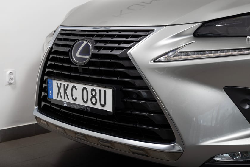 Bild 3 av Lexus NX 300h AWD 2.5 E-CVT 197hk Executive Premium Pano/Drag/Navi/Elstol
