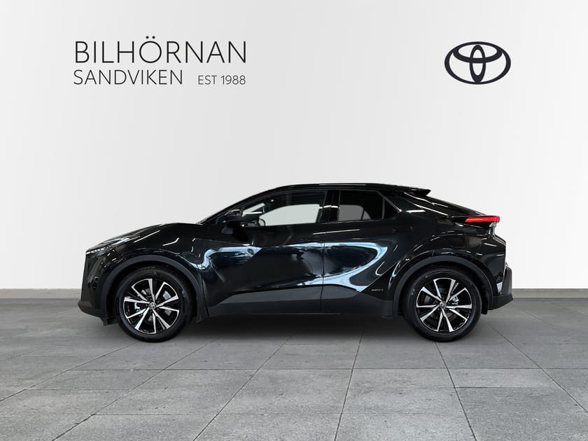 Bild 3 av Toyota C-HR Hybrid AWD-i 2,0 AWD Style Teknikpaket Drag Vinterhjul Mvg