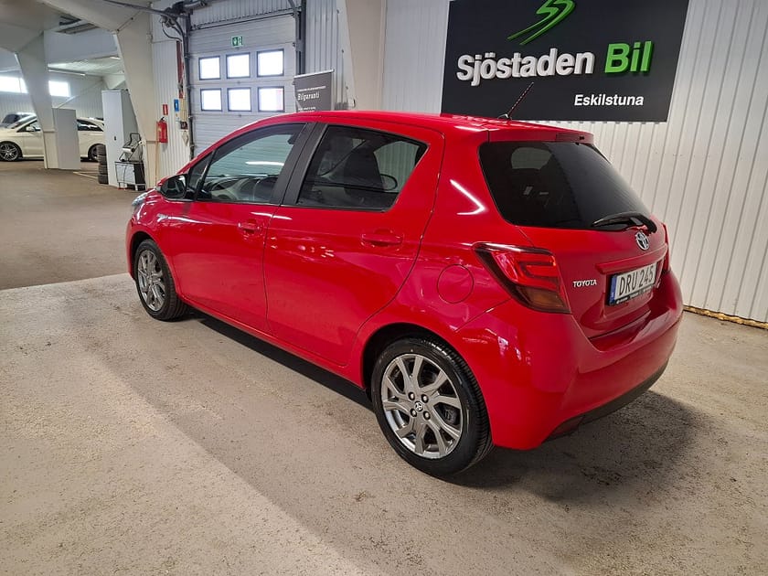 Bild 5 av Toyota Yaris Hybrid e-CVT Active Style Klima Farthållare Backkamera