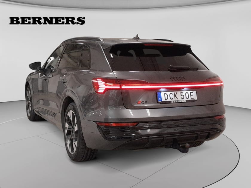 Bild 3 av Audi Q8 50 e-tron quattro / Drag / 20 tum / Svart optik /