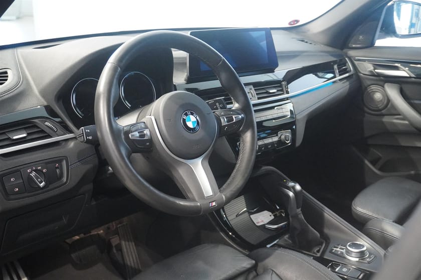 Bild 2 av BMW X1 xDrive25e M Sport Navi Head-Up Keyless Drag