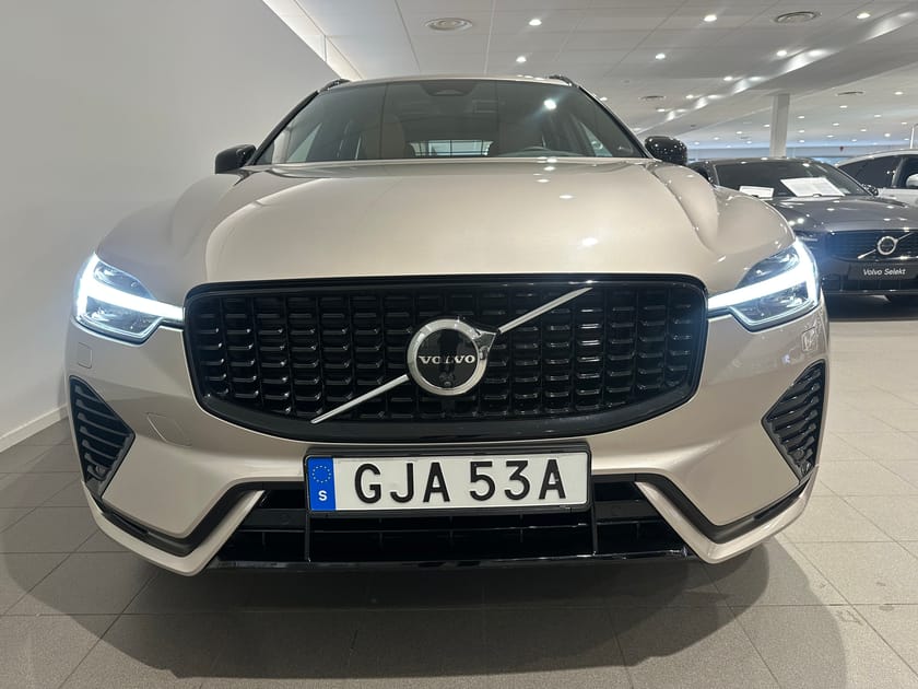 Bild 2 av Volvo XC60 Recharge T6 II Plus Dark Edition / 360 Kamera / Dragkrok / Panoramatak/