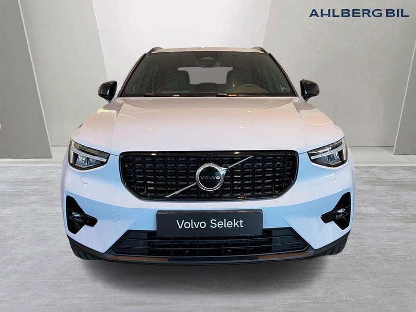 Bild 5 av Volvo XC40 B3 FWD Bensin Plus Dark. Backkamera, Navi, Adaptiv farthållare,  Programmerbar bränslevärm,  Rattvärme