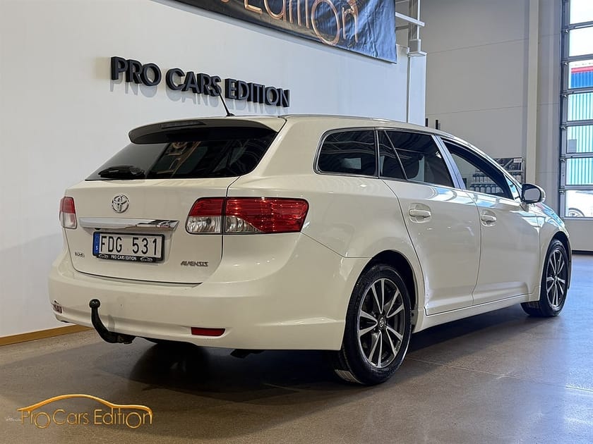 Bild 4 av Toyota Avensis Kombi 2.2 D-4D Automatisk, 150hk Executive Backkamera Navi
