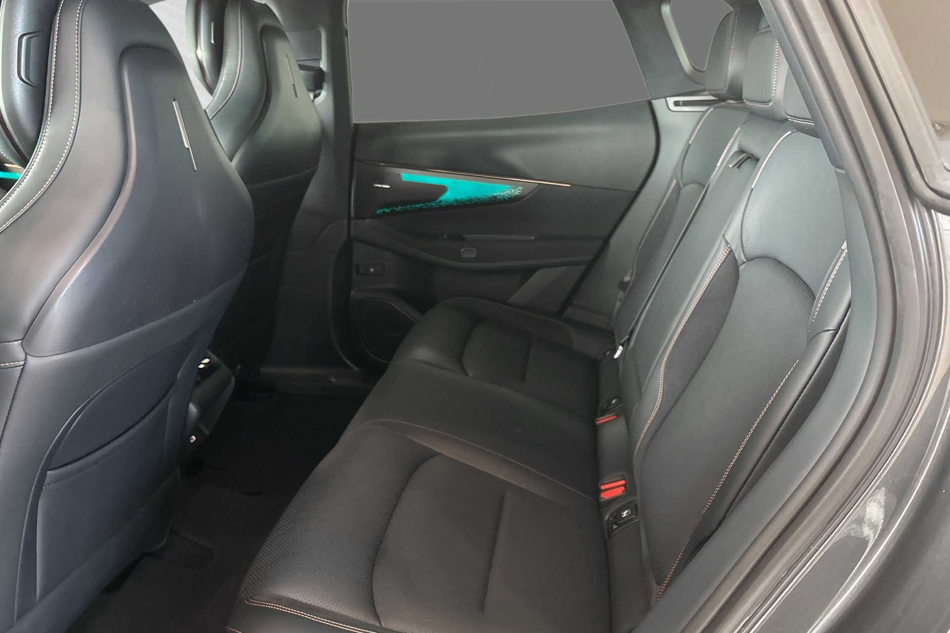 Lynk & Co 08 More PHEV 2025, bild 7/10