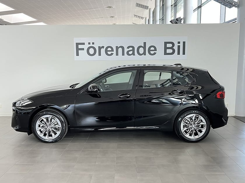 Bild 3 av BMW 120 PRIVATLEASING fr. 3.295 kr/mån Automat 17" Park Assist
