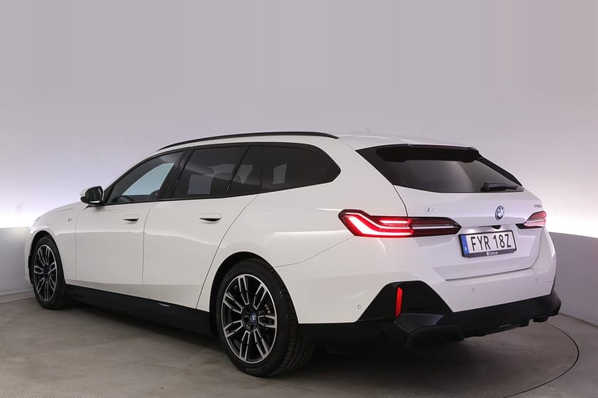 Bild 4 av BMW i5 eDrive40 Touring M-Sport Drag BSM Kamera DA V-hjul