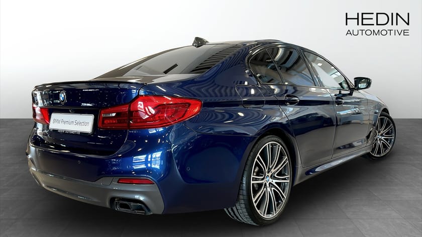 Bild 2 av BMW M550i xDrive Sedan Rattvärme B&W Taklucka Drag Soft-Close Massagestolar