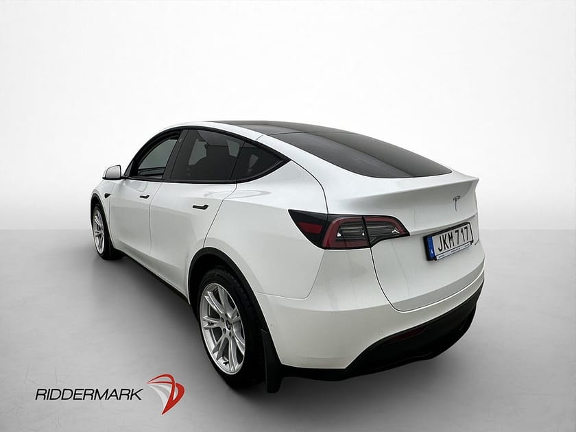 Bild 5 av Tesla Model Y Long Range AWD Värmepump Panorama Skinnklädsel