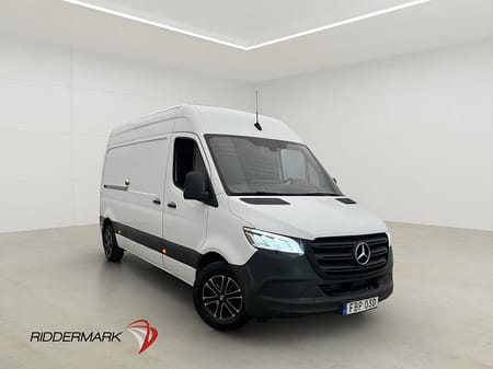 Mercedes-Benz Sprinter 211 CDI FWD Panel Van L2H2 Värm Drag B-Kam CARPLAY Moms