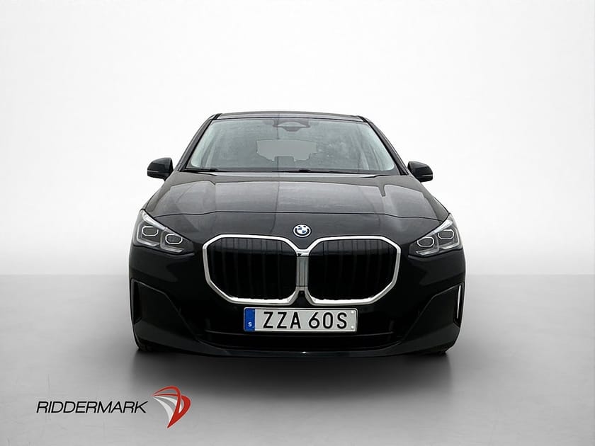 Bild 2 av BMW 225e xDrive Active Tourer 245hk HuD 360° Navi Drag