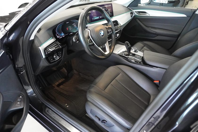 Bild 2 av BMW 530e Touring Connected Drag HiFi