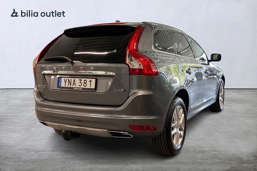 Bild 4 av Volvo XC60 D4 AWD Classic Summum Panorama B-kam Drag Skinn Navi