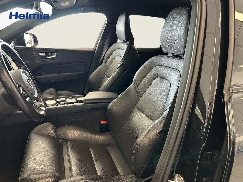 Bild 6 av 15 – Volvo XC60 B4 AWD Diesel R-Design