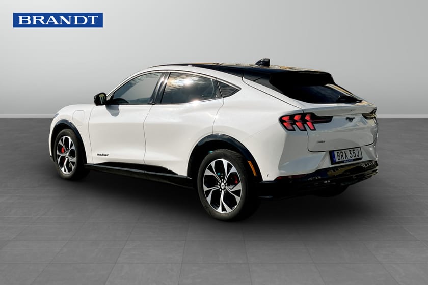 Bild 2 av Ford Mustang Mach-E Long Range AWD 351hk Pano