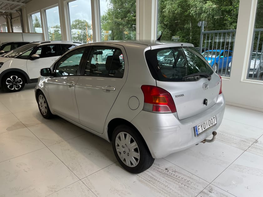 Bild 4 av Toyota Yaris 1,3 5dr
