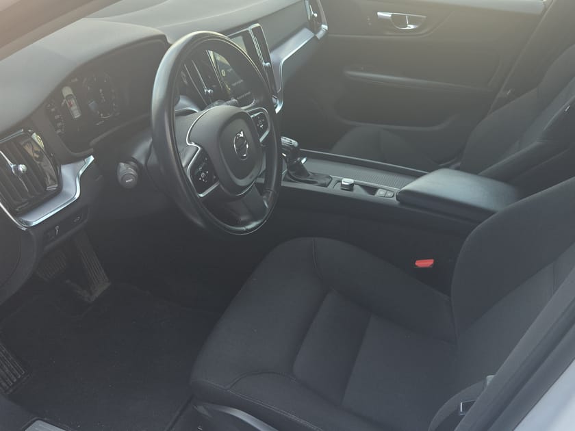 Bild 2 av Volvo V60 D4 AWD Momentum SE II