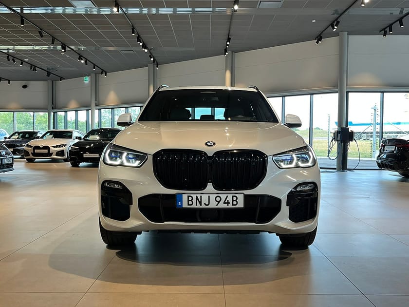 Bild 2 av BMW X5 xDrive45e iPerformance M Sport Laserlight Panorama HK D/A Pro Drag