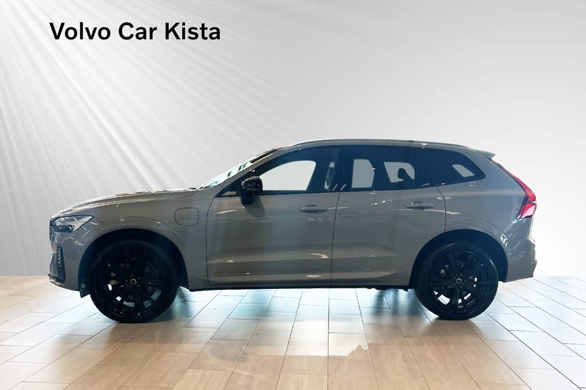 Bild 3 av Volvo XC60 T6 Plus Black Nordic Edition Luftfj Drag HUD Pano