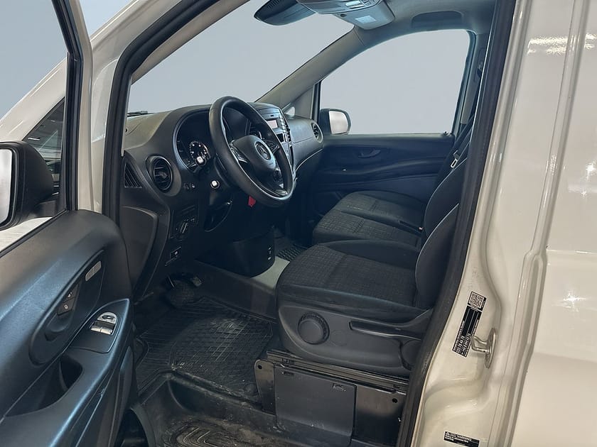 Bild 5 av Mercedes-Benz Vito 116 CDI 2.8t Plus Drag Dvärme LED-ramp Farthållare S&V