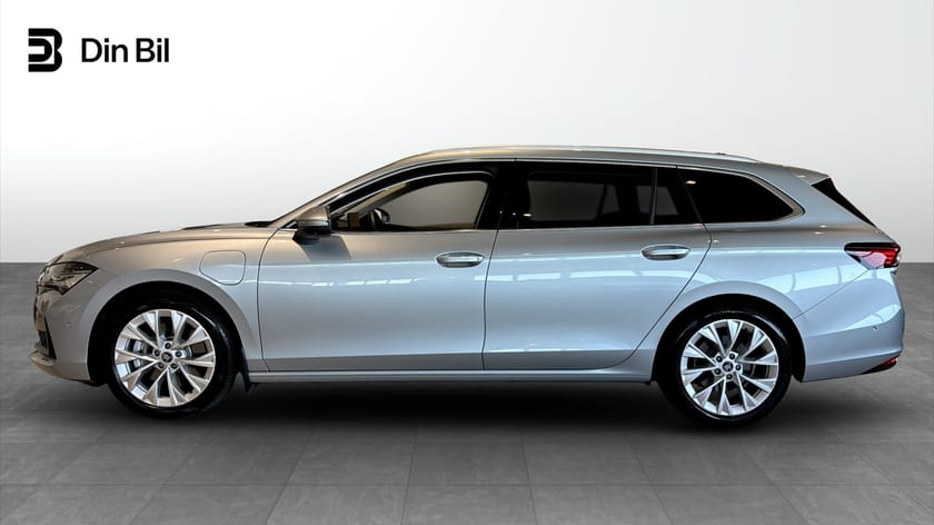 Bild 2 av Škoda Superb iV Kombi SELECTION TSI 204 DSG *Laddhybrid*