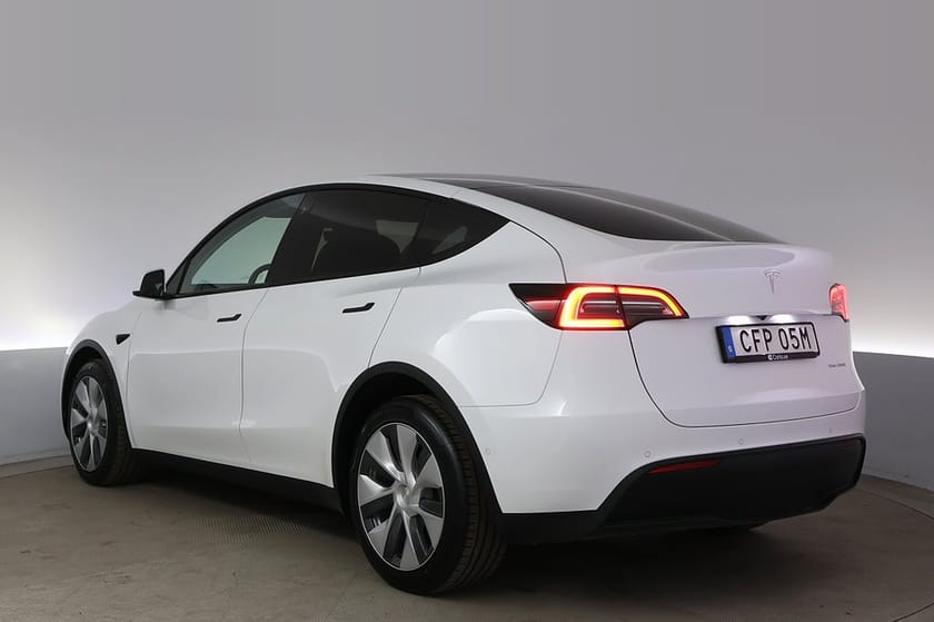 Bild 4 av Tesla Model Y Long Range AWD Autopilot Panorama