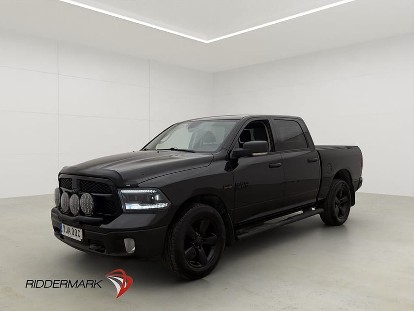Bild 3 av RAM 1500 Crew Cab Dodge 5.7 4x4 Classic Night Dragkrok Kamera Alpine