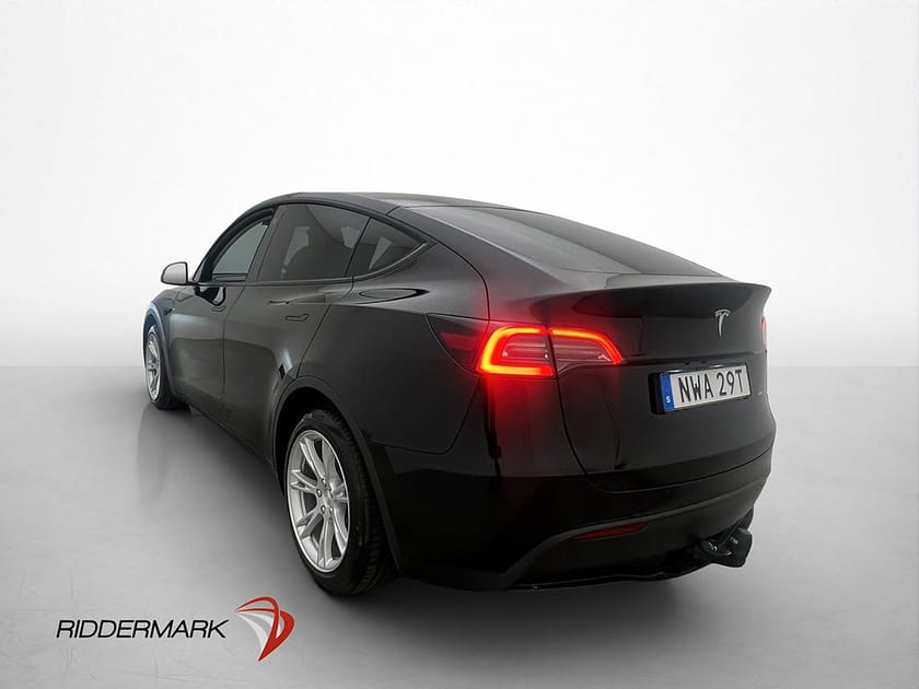 Bild 3 av Tesla Model Y Long Range AWD Pano Drag Kamera Moms Skinn AP