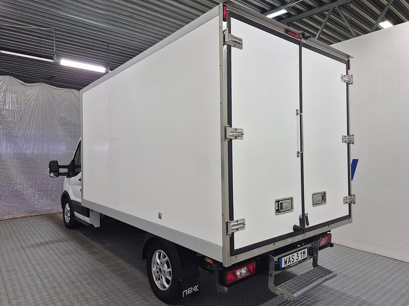 Bild 2 av Ford Transit 350 Chassi Cab Påbyggt skåp med kyla 130HK