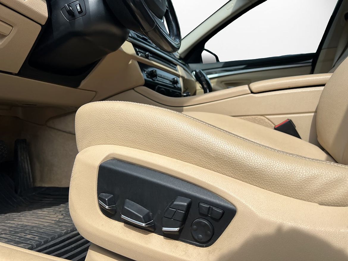 BMW 530d xDrive Touring, bild 17 av 19