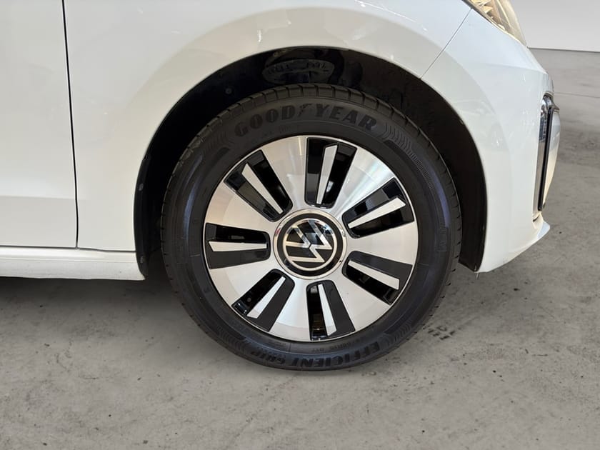 Bild 4 av Volkswagen e-up! 32.3kWh 83hk Maps & More / Backkamera