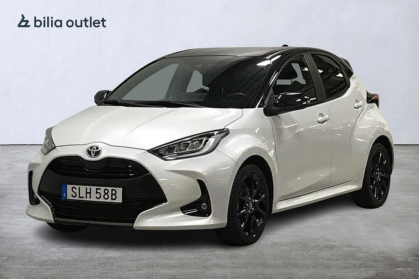 Bild 1 av Toyota Yaris Hybrid CVT Style 116hk Navi Backkamera Rattvärm