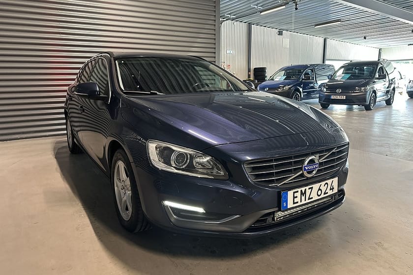 Bild 3 av Volvo V60 D4 Momentum Business Edition Pro Värmare Navi Drag Eu6