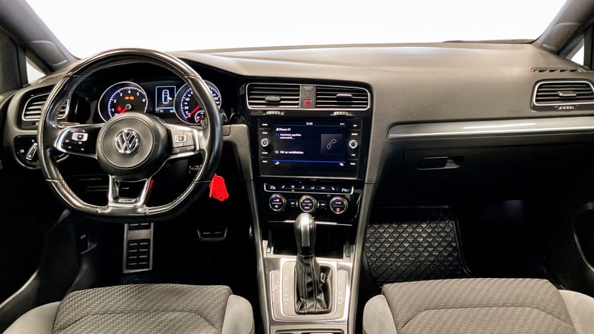 Bild 4 av Volkswagen Golf R-Line   / Automat / Carplay