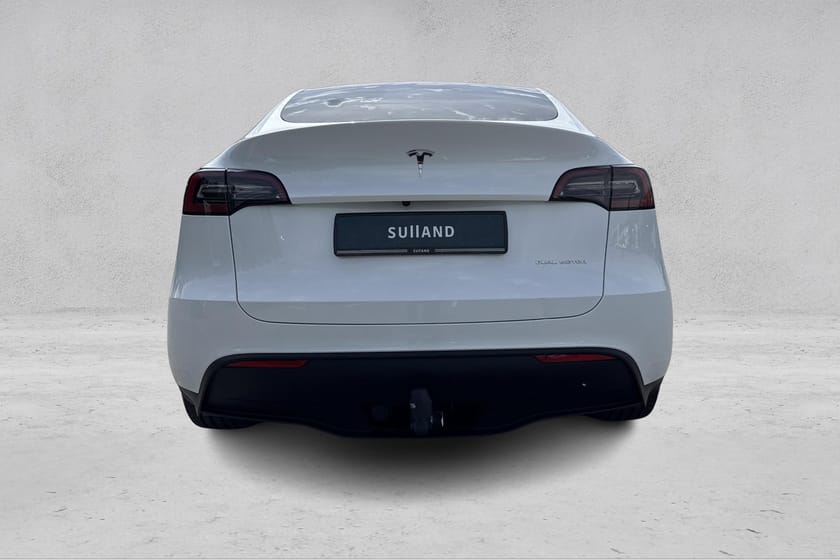 Bilde 4 av Tesla Model Y Long Range AWD LR/AWD/H.feste/Panorama/Skinn/2 hjulsett++