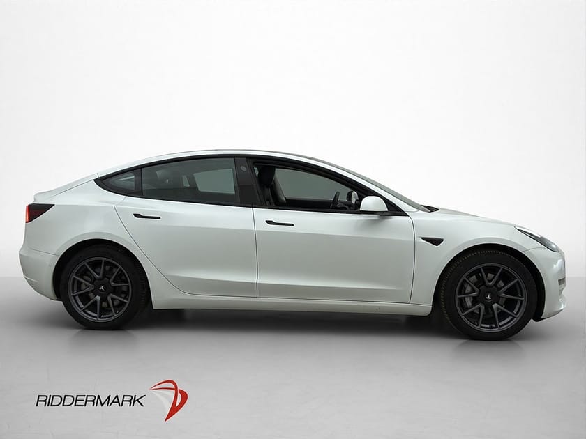 Bild 5 av Tesla Model 3 Long Range AWD Autopilot Svensksåld Panorama