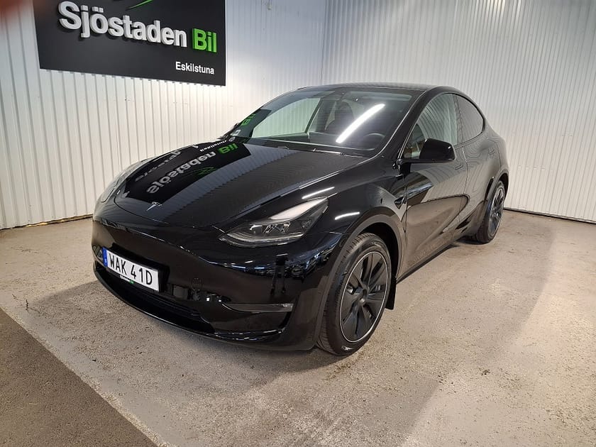 Bild 1 av Tesla Model Y Long Range AWD 77 kwh 514hk Adaptiv Farthållare Led GPS
