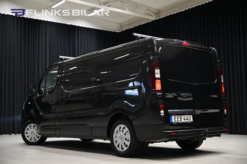 Bild 3 av Renault Trafic Skåpbil dCi 170HK L2 Automat|Inredd|GPS|Backkamera|Drag|Värmare