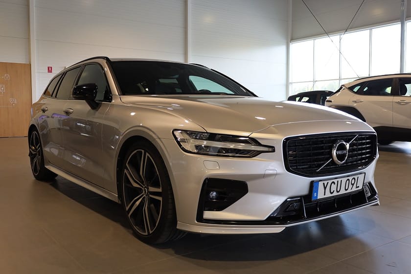 Bild 4 av Volvo V60 B4 Geartronic R-Design B&W Navi Kamera VOC CarPlay