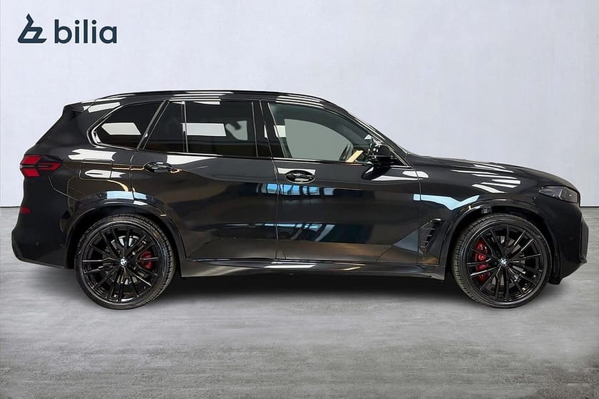 Bild 3 av BMW X5 M60i xDrive xDrive/PRO/HuD/360°/Pano/Soft-close/massage/Drag