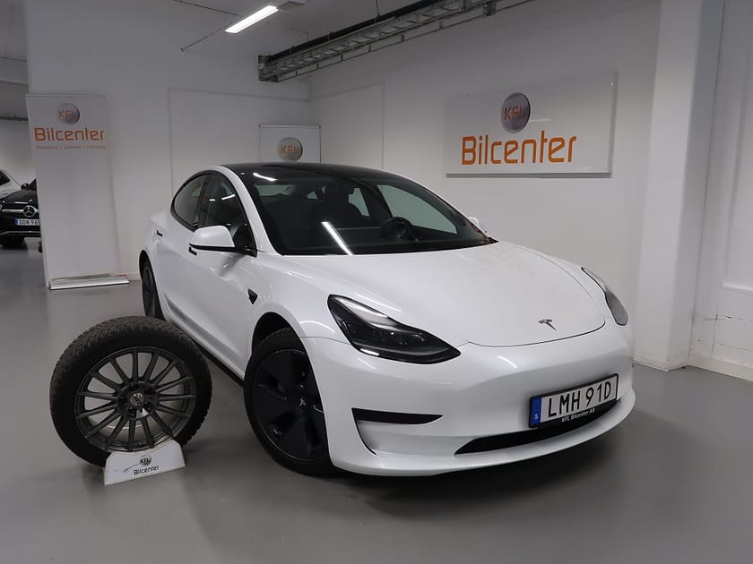 Bild 1 av Tesla Model 3 Standard Range Plus V-Däck ingår Navi-Kamera-Pano-Skinn