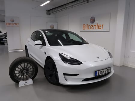 Tesla Model 3 Standard Range Plus V-Däck ingår Navi-Kamera-Pano-Skinn