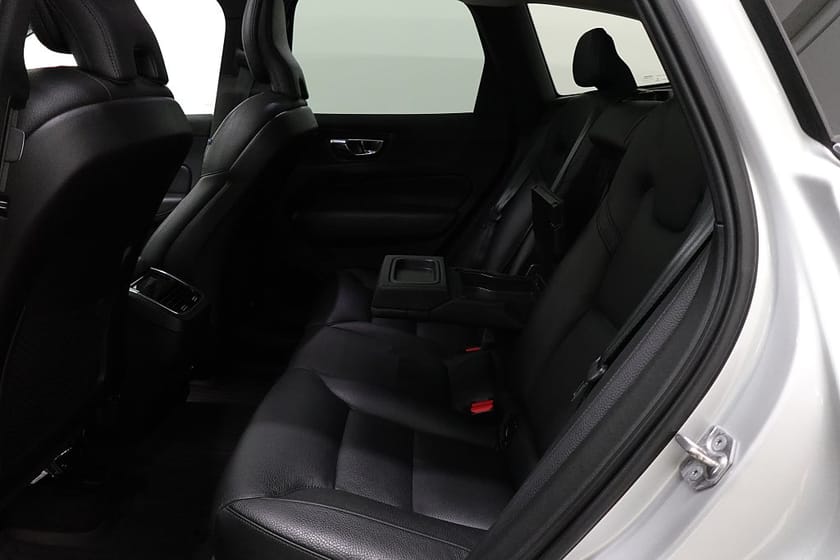 Bild 5 av Volvo XC60 B4 22" Inscription Style Pano Drag P-Värme Skinn H/K