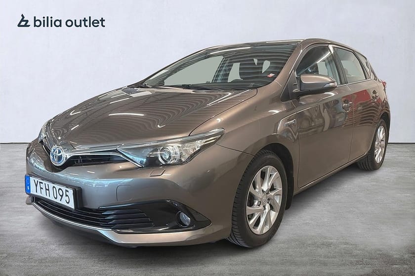 Bild 1 av Toyota Auris Hybrid e-CVT Active B-kamera Motorväme