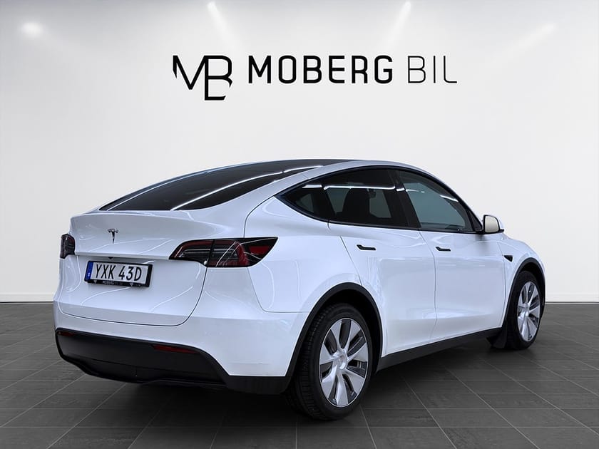 Bild 5 av Tesla Model Y Long Range AWD 514hk Pano Drag Läder Navi