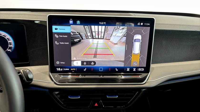 Bild 3 av Volkswagen Passat Variant eHybrid 1.5 TSI 177hk Drag/Värmare/ACC