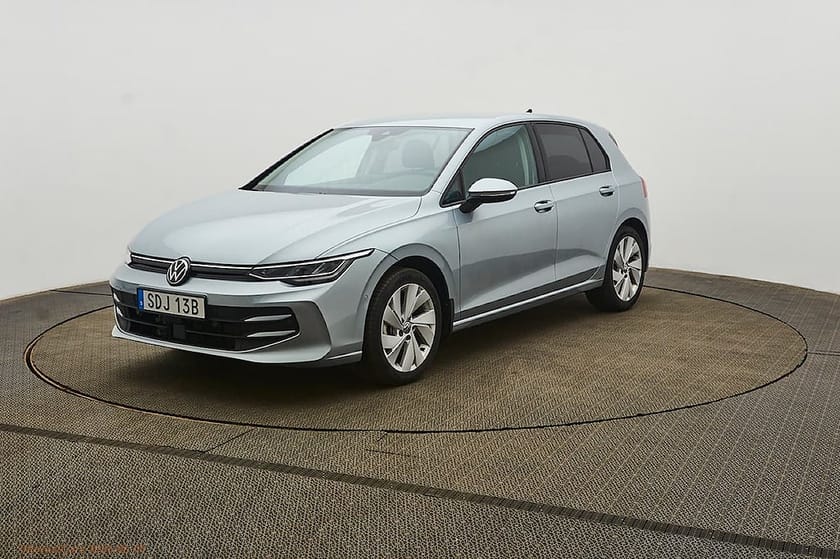 Bild 1 av Volkswagen Golf 1.5 eTSI Life P-värmare, kamera. 150hk